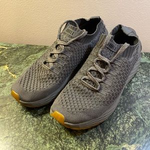 Like New Men’s NOBULL grey and gum color runner shoes Size 9.5